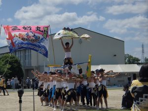 緊張感のある雰囲気の中一体感のある大変素晴らしい演技でした。